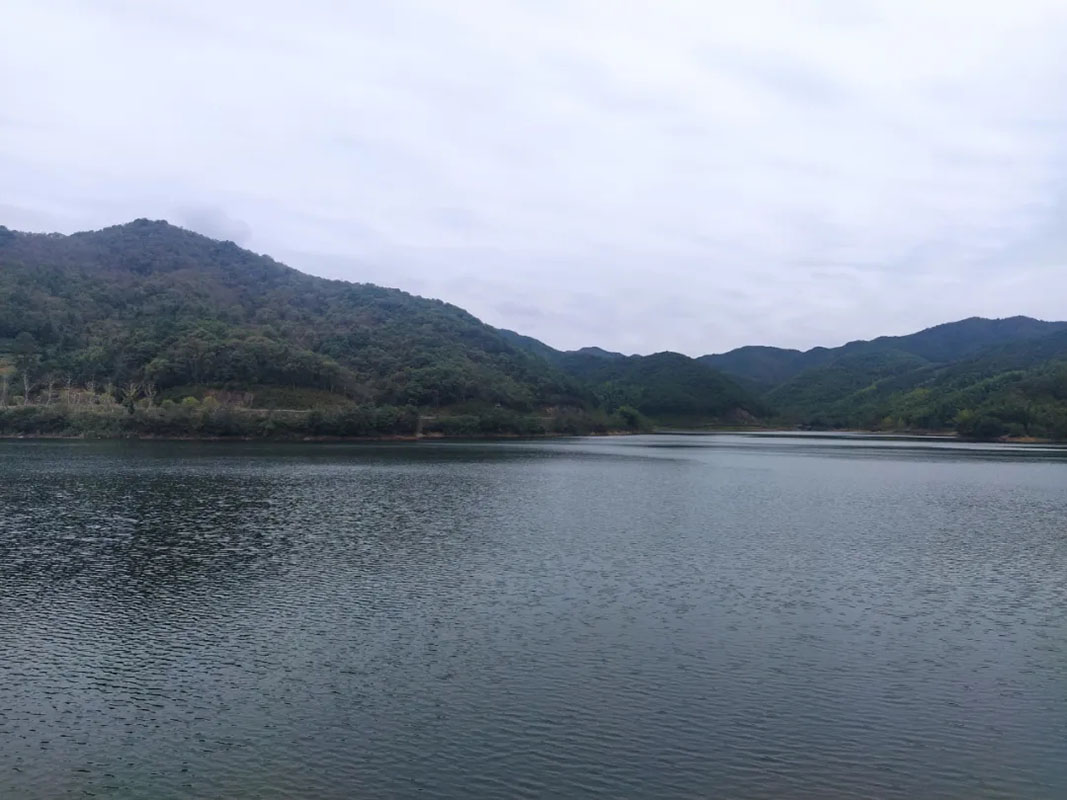 10.24 登山寻宝  精华股份社团组织户外体验活动(图1) 10.24 登山寻宝  精华股份社团组织户外体验活动(图1)