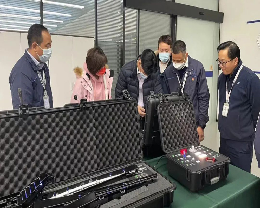 东风三立车灯有限公司一行莅临我司参观指导(图2) 东风三立车灯有限公司一行莅临我司参观指导(图2)