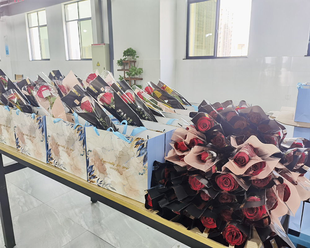 公司组织妇女节系列活动(图1) 公司组织妇女节系列活动(图1)