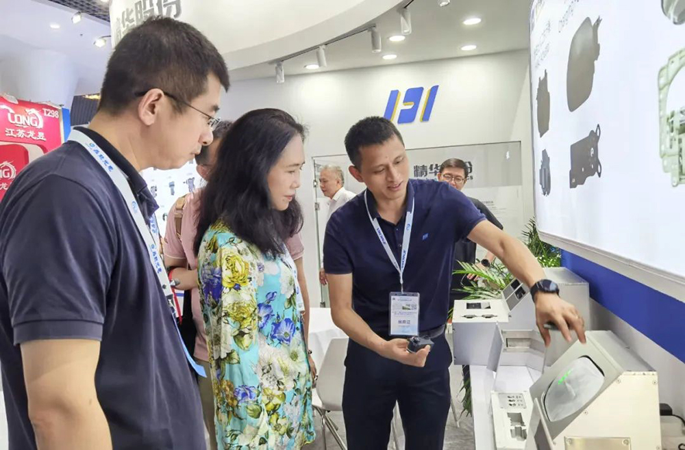 公司参加2023上海国际汽车灯具展览会(图2) 公司参加2023上海国际汽车灯具展览会(图2)