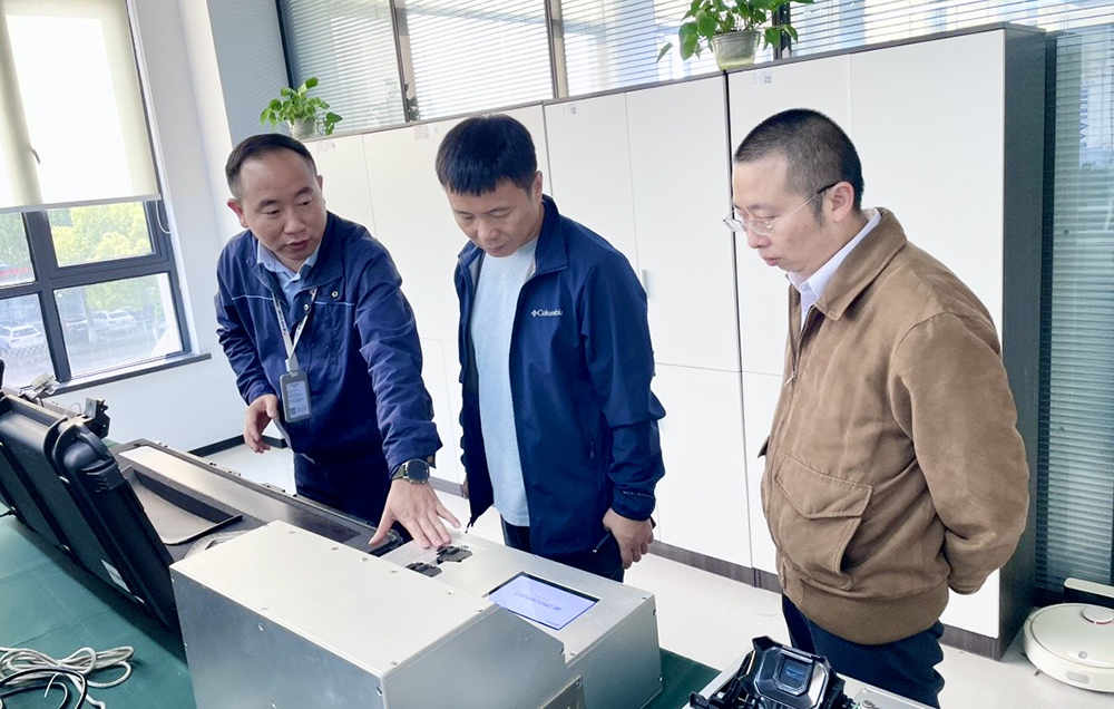 华旭光电一行莅临我司参观交流(图4) 华旭光电一行莅临我司参观交流(图4)