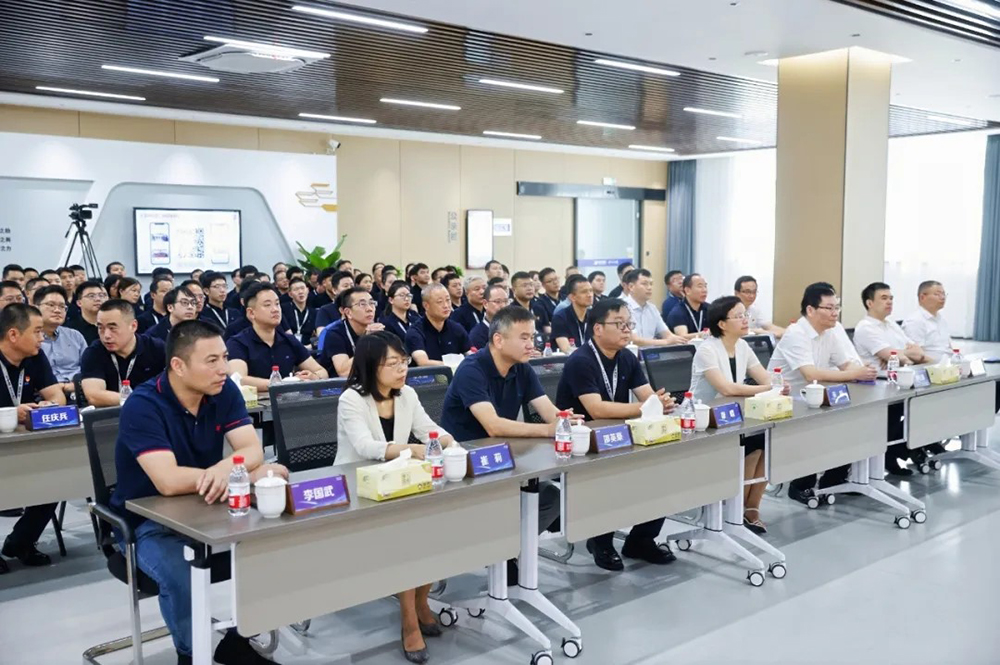 劳模工匠学堂|精华股份开启技能人才培养新篇章(图1) 劳模工匠学堂|精华股份开启技能人才培养新篇章(图1)