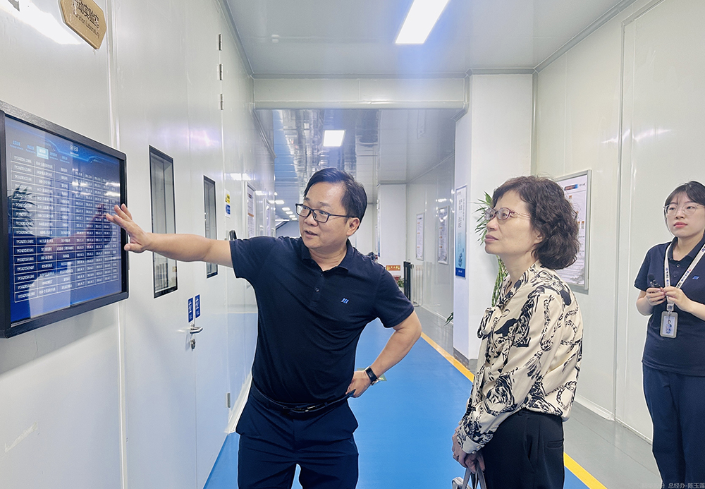 省调研组莅临我司调研考察AI应用试点申报工作(图2) 省调研组莅临我司调研考察AI应用试点申报工作(图2)