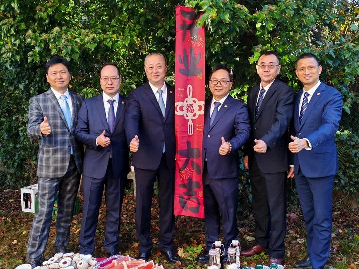 耀启欧洲 共赴新程 | 精成/精华欧洲公司盛大开业(图7) 耀启欧洲 共赴新程 | 精成/精华欧洲公司盛大开业(图7)