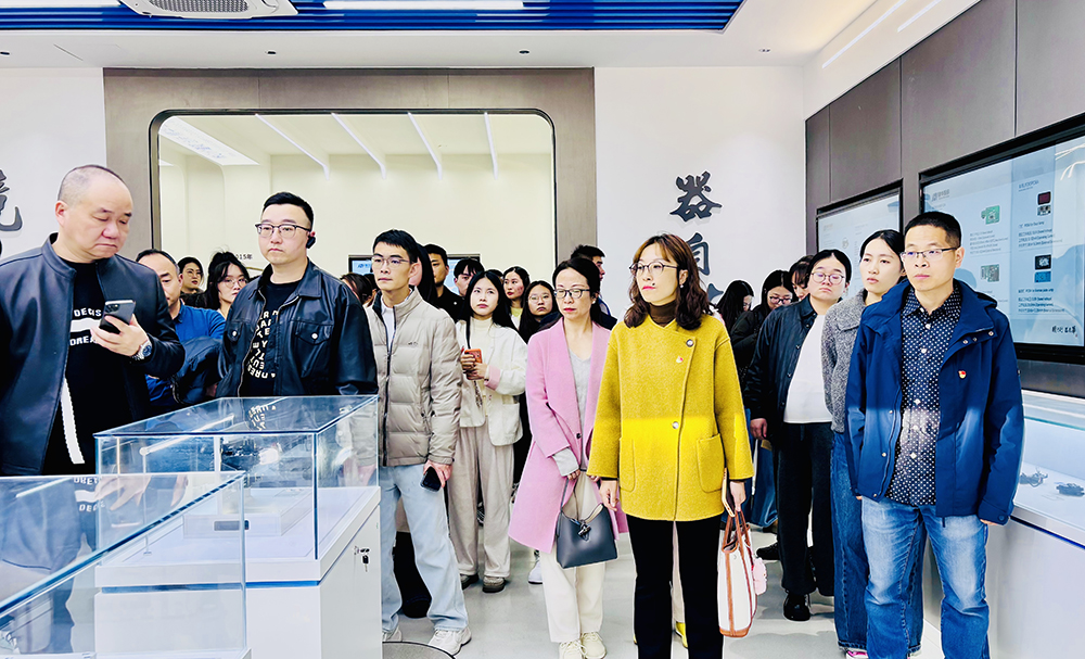 鄞州区人社局赴我司开展职业技能等级评价走访交流活动(图2) 鄞州区人社局赴我司开展职业技能等级评价走访交流活动(图2)